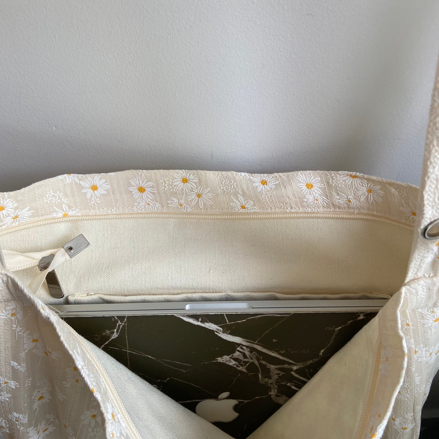 Daisy Tote Bag with Canvas Interior and Hidden Pocket