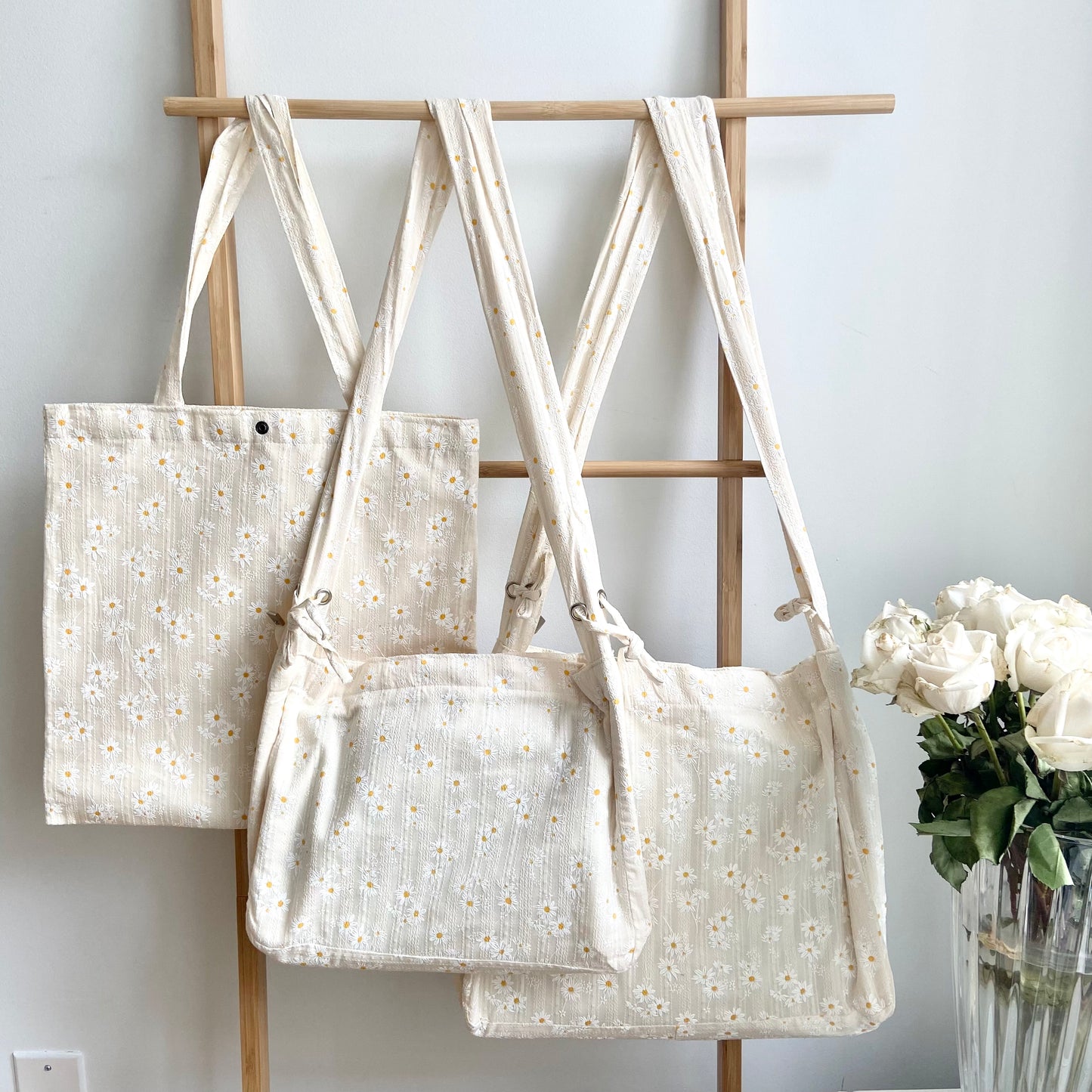 Daisy Tote Bag with Canvas Interior and Hidden Pocket