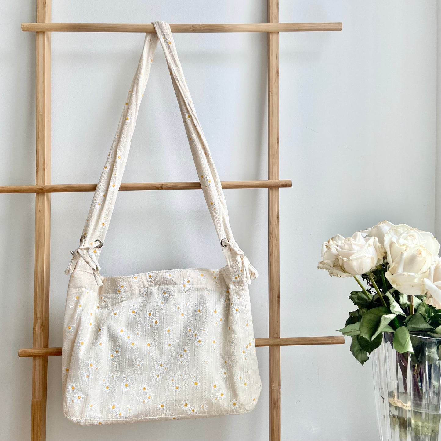 Daisy Tote Bag with Canvas Interior and Hidden Pocket