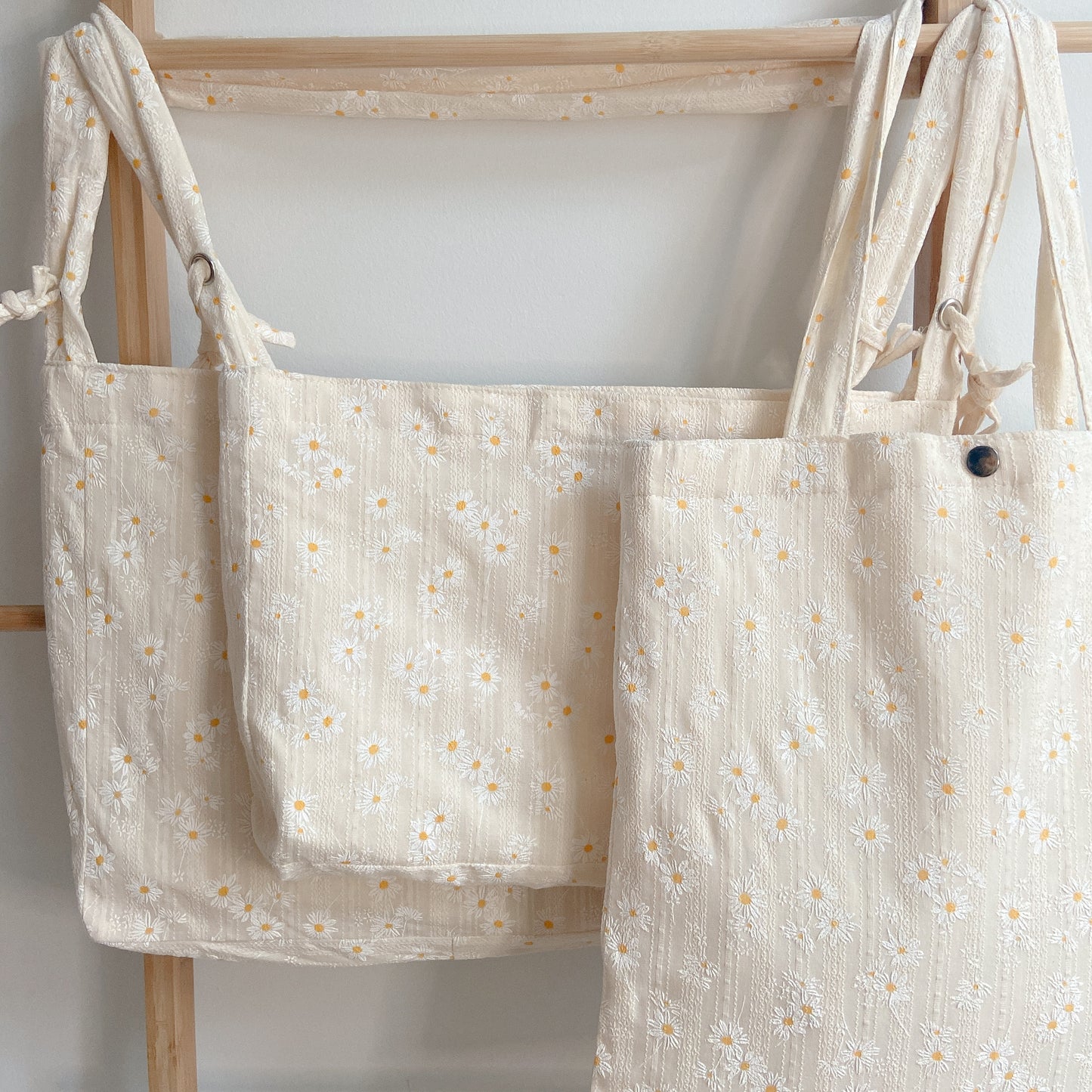 Daisy Tote Bag with Canvas Interior and Hidden Pocket