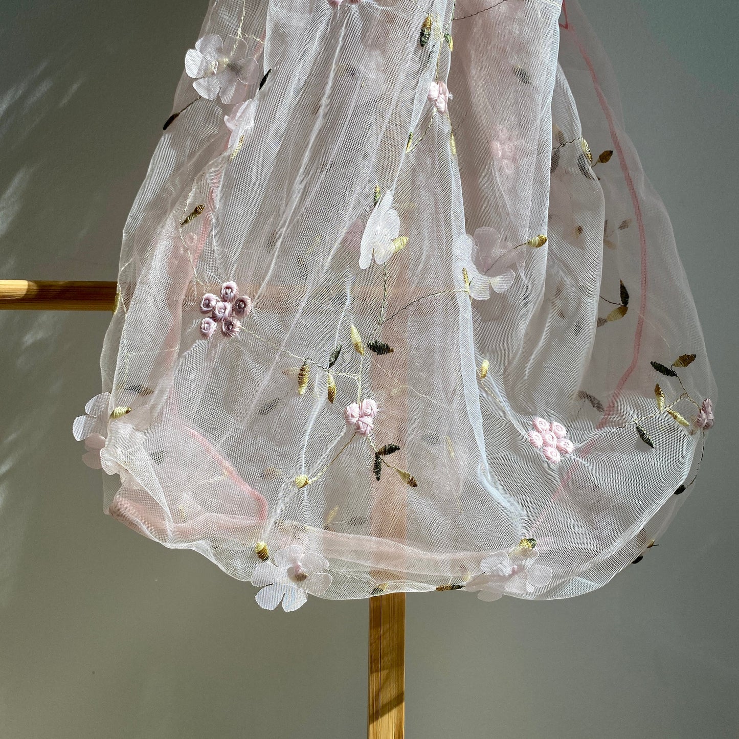 Chic Transparent Mesh Bag with Embroidered Florals