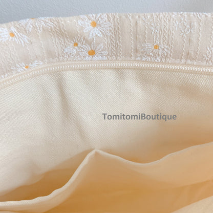 Daisy Delight Tote Bag – Floral Canvas Tote with Hidden Pocke