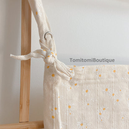 Daisy Delight Tote Bag – Floral Canvas Tote with Hidden Pocke
