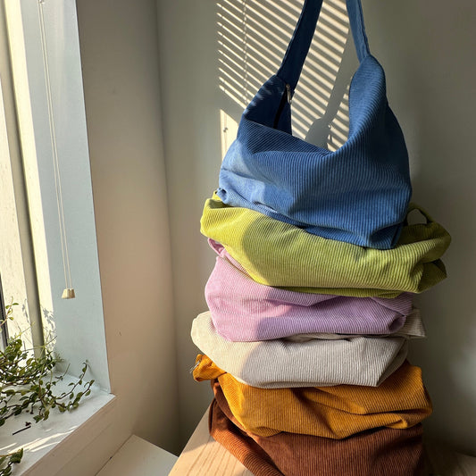 Cute Retro Corduroy Tote Bag with Adjustable Strap, Zipper, and Inner Pocket