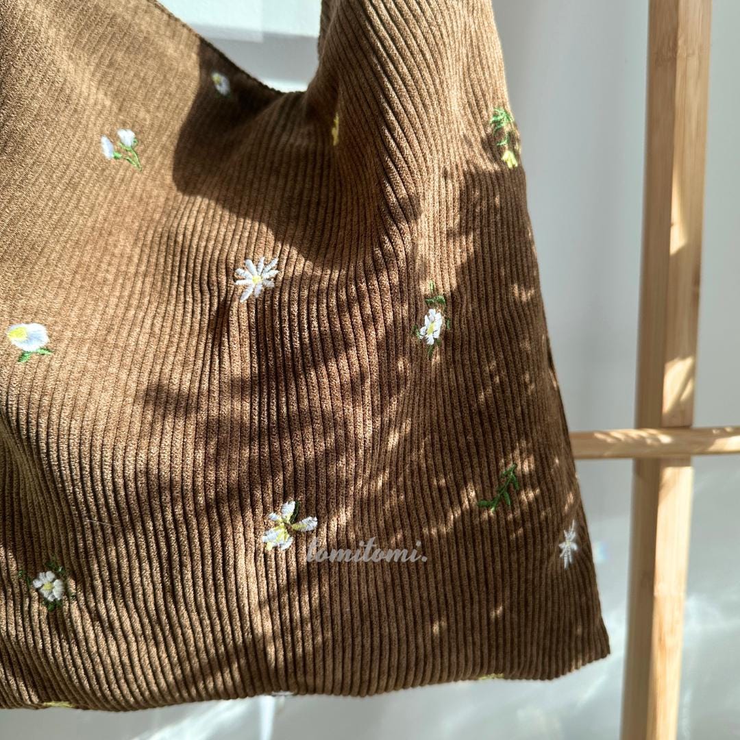 Cute Floral Shoulder Bag with Magnetic Closure & Inner Pocket - Brown