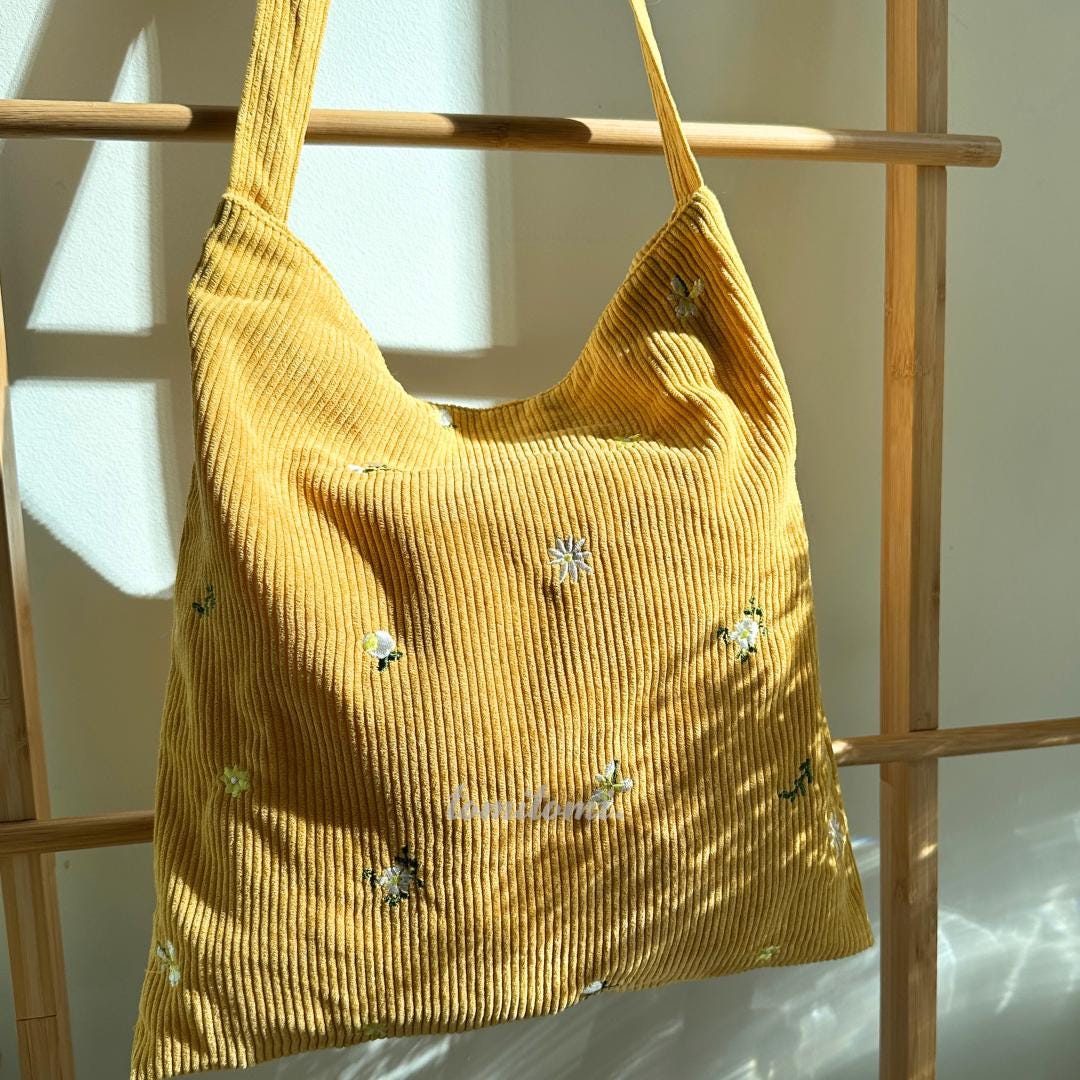 Cute Floral Shoulder Bag with Magnetic Closure & Inner Pockets - ginger